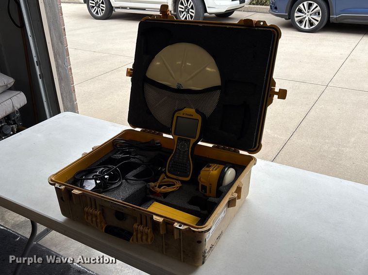 Trimble GPS equipment - EM6200