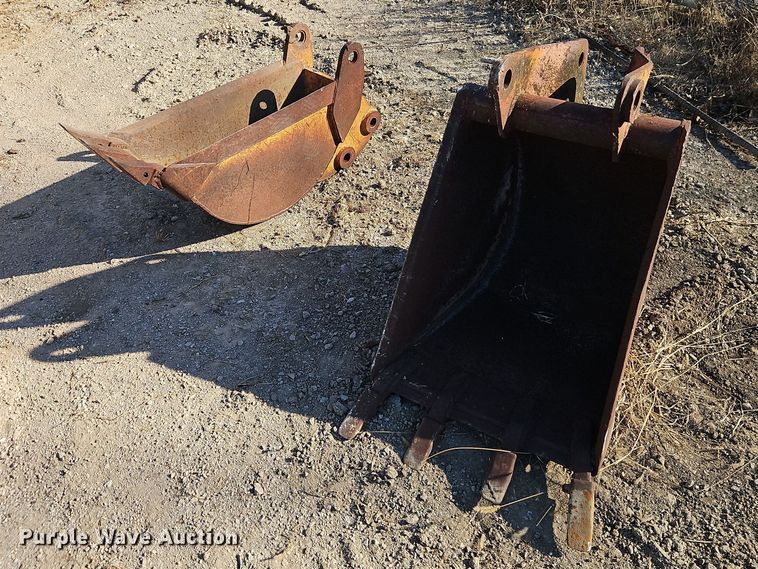 (2) backhoe buckets - EO7052