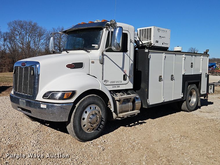 2019 Peterbilt 337 utility / service truck - EO7054