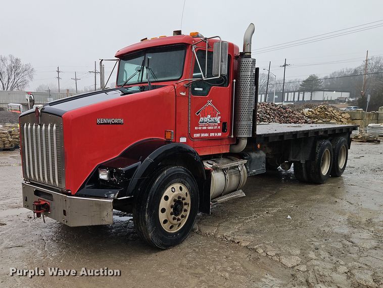 2006 Kenworth T800 flatbed truck - EO7058