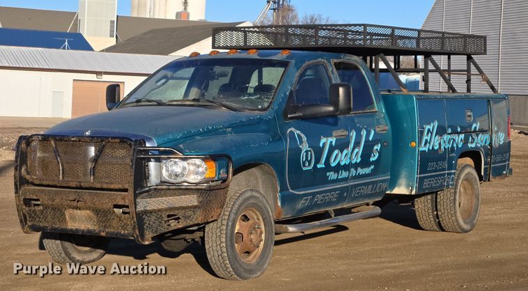 2005 Dodge Ram 3500 Crew Cab utility bed pickup truck - ES2889