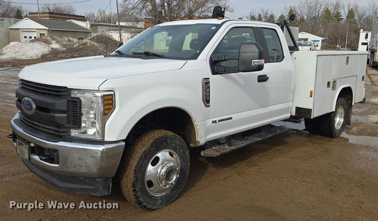 2019 Ford F350 Super Duty Ext. Cab utility bed pickup truck - ES2911