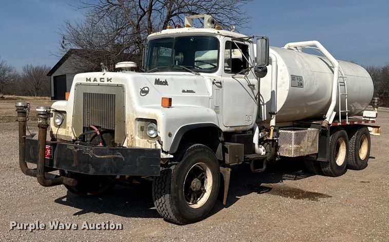 1979 Mack RL611LS water truck - ES5818