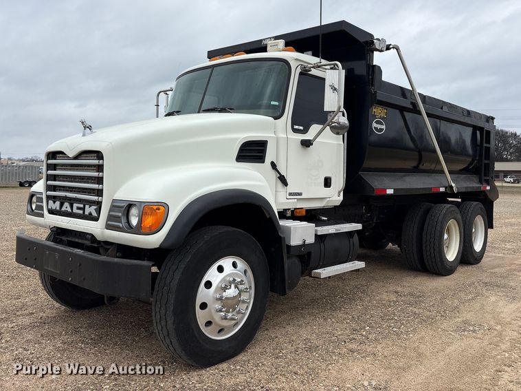 2007 Mack CV713 dump truck - ES8607