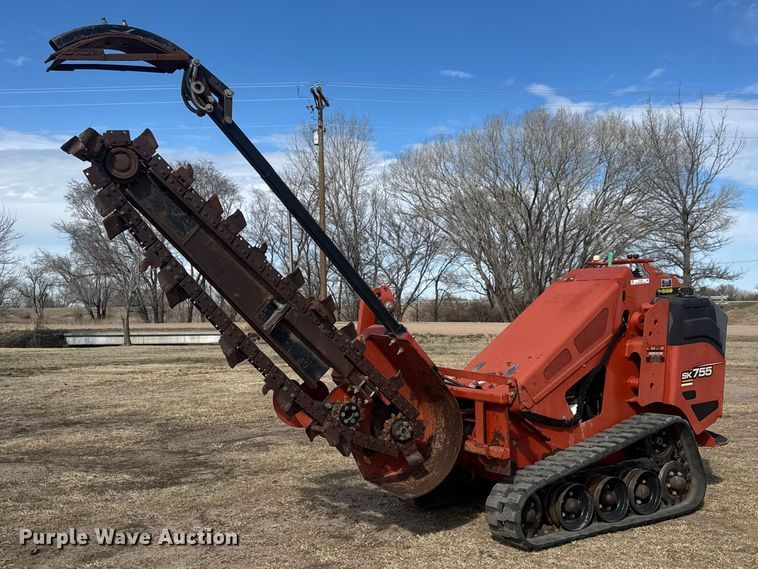 2014 Ditch Witch SK755 trencher - ET1576
