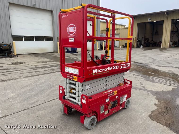 2025 MEC Micro 19–XD  scissor lift - ET1647