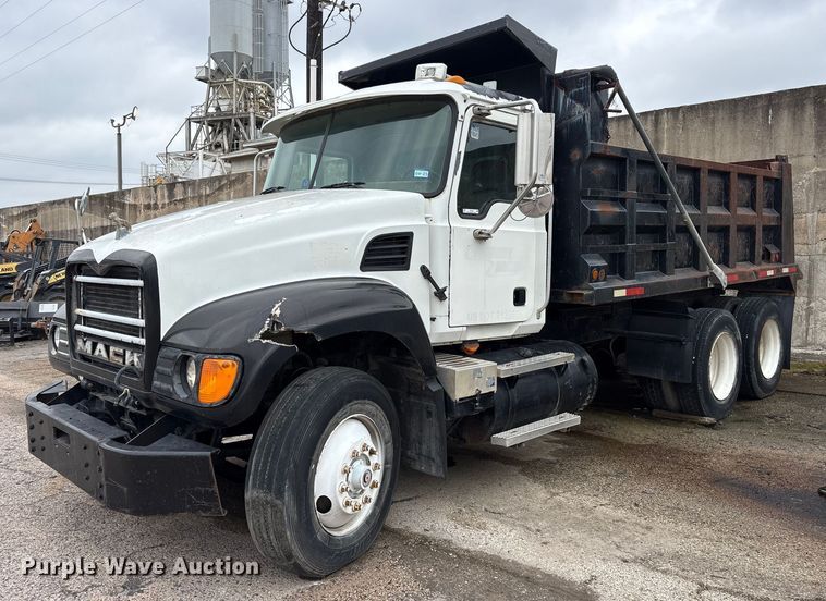 2003 Mack CV713 dump truck - ET7364