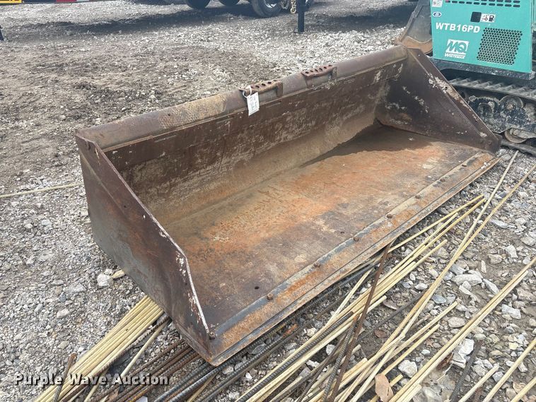 Skid steer bucket - EV2800