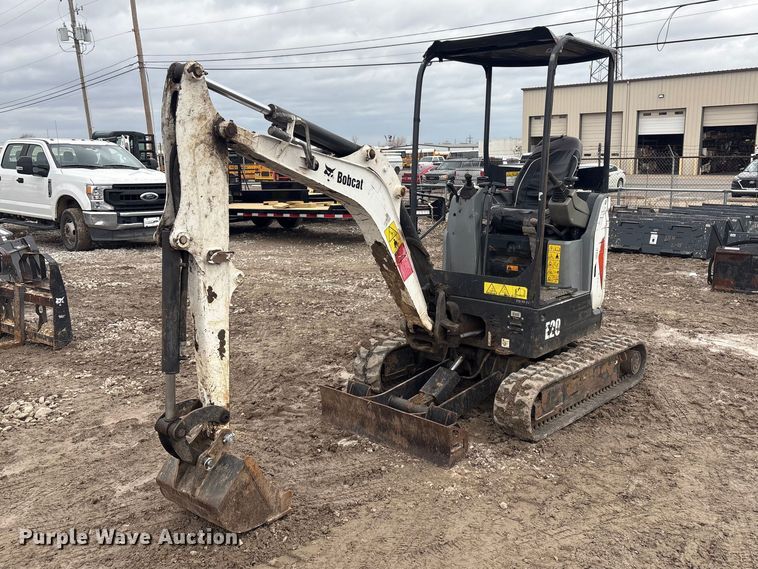 2015 Bobcat E20 mini excavator - EV2804