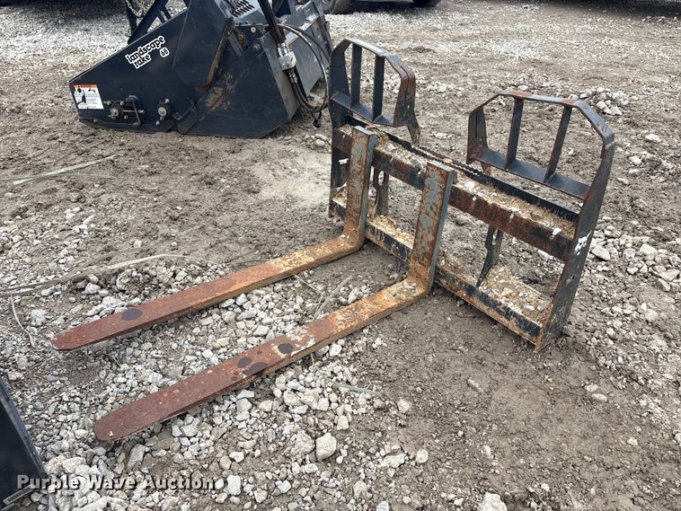 Bobcat Pallet Fork HD skid steer forks - EV2807