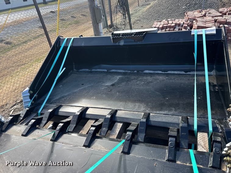 Land Pride skid steer bucket - FB0856