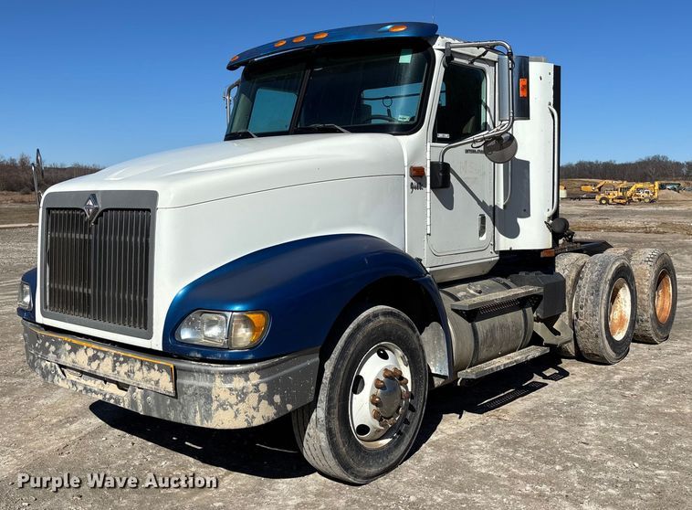 2006 International 9400i semi truck - FB3074