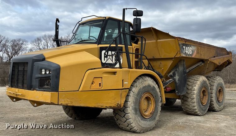 2011 Caterpillar 740B articulated haul truck - FB3080