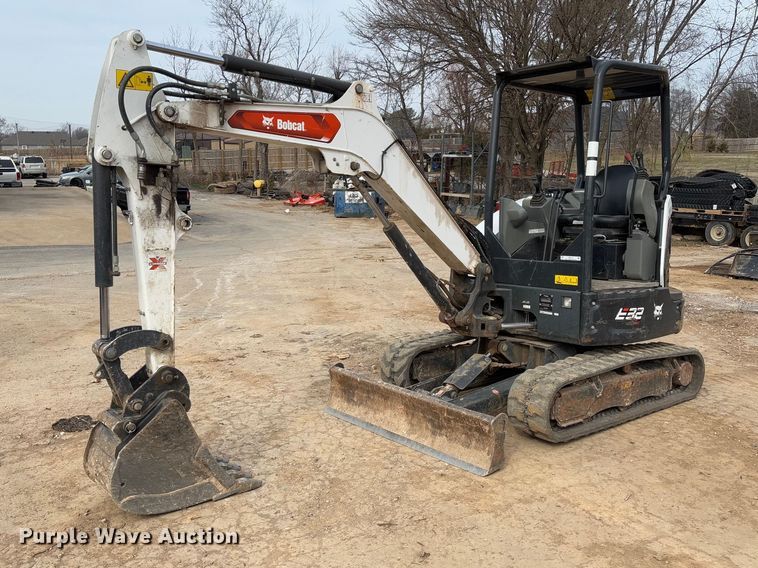 2023 Bobcat E32I mini excavator - FB3110