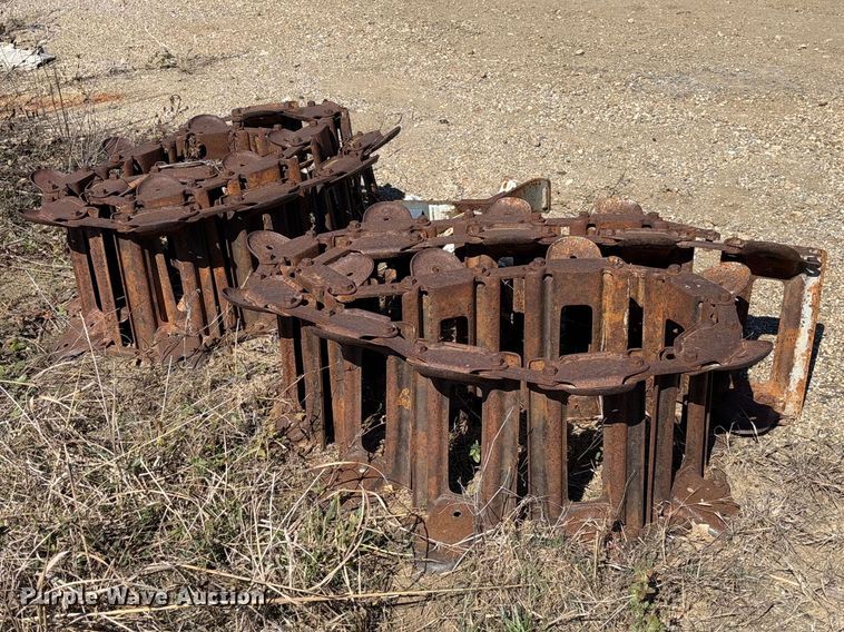 13.5" W over the tire skid steer tracks - FB3140