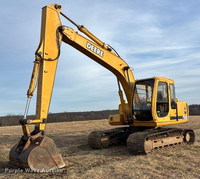 1997 John Deere 120 excavator - FB3520