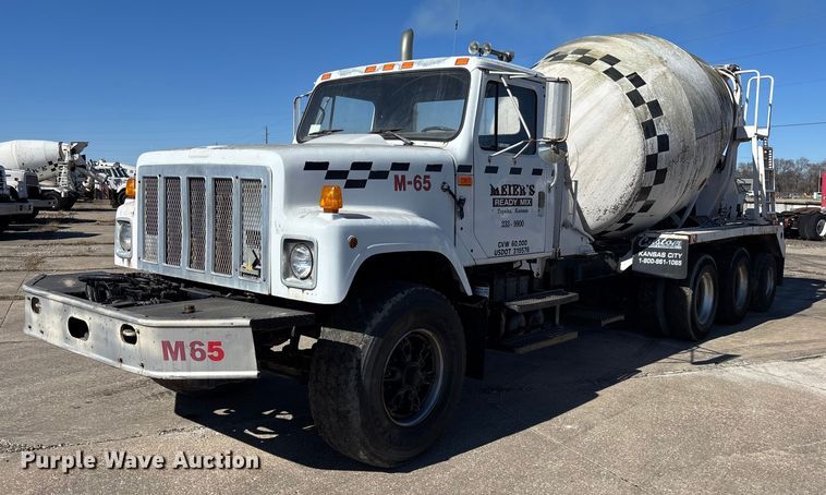 1994 International F-2574 ready mix truck - FC1611