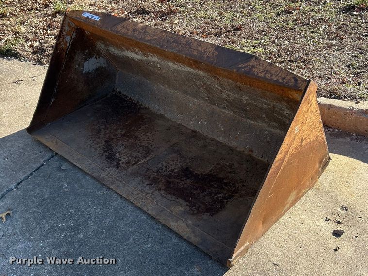 Skid steer bucket - FC5096