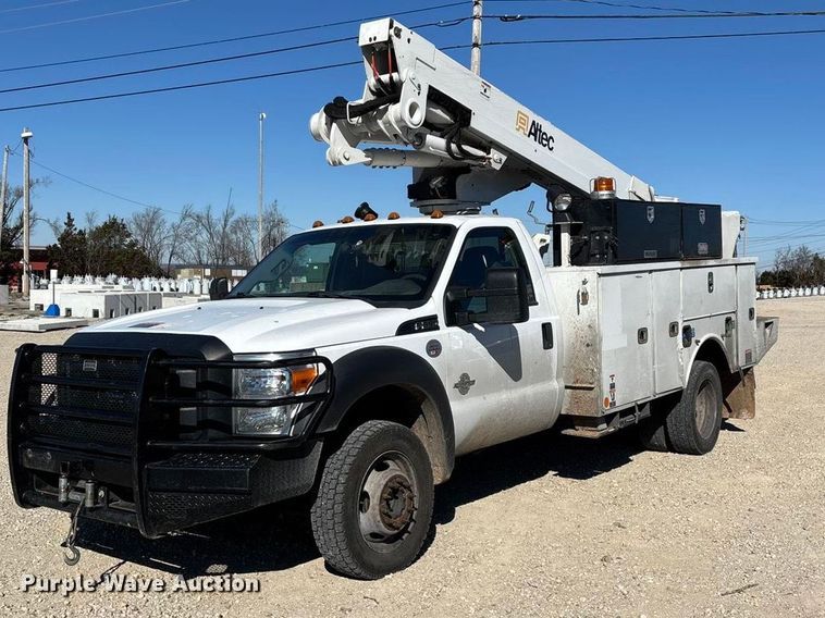 2016 Ford F550 bucket truck - FG0094