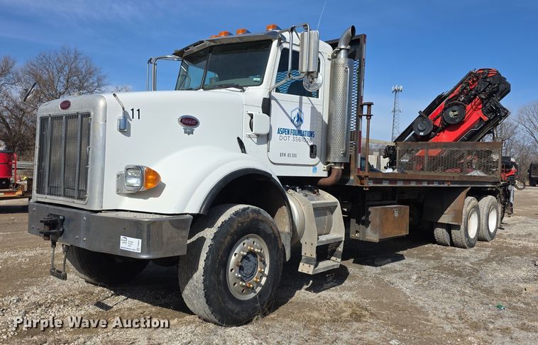 2006 Peterbilt 357 crane truck - FI0804