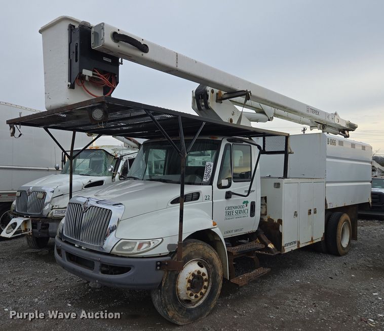 2009 International 4300 forestry bucket truck - YA1731