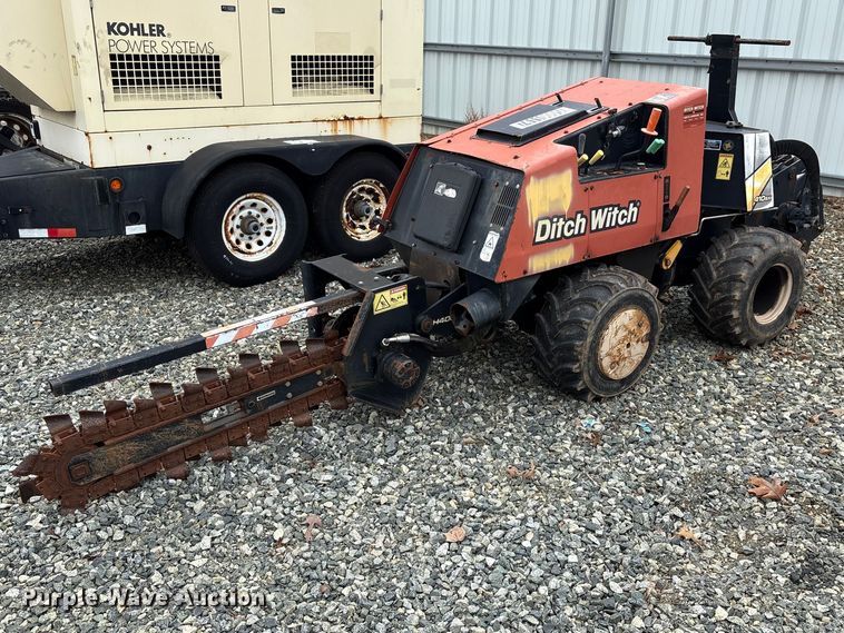 2015 Ditch Witch 410SX trencher - YA2702