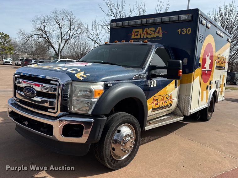 2016 Ford F450 Super Duty XLT ambulance - DQ4352
