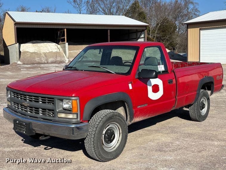 1997 Chevrolet K2500 Cheyenne pickup truck - DT0038