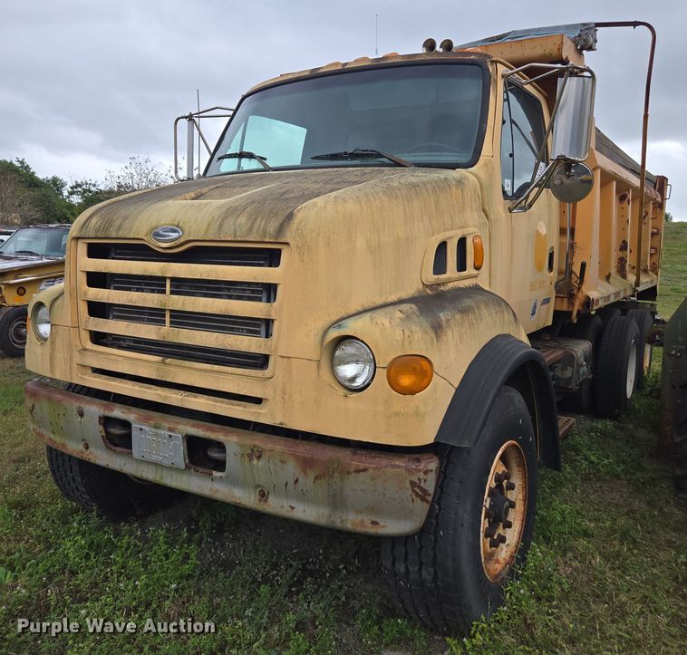2000 Sterling L7501 dump truck - DU2586