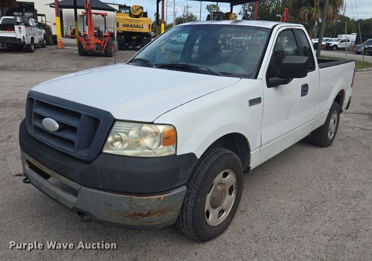 2006 Ford F150 pickup truck - DU2613
