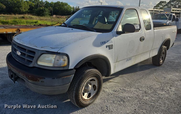 2003 Ford F150 Ext. Cab pickup truck - DU2649