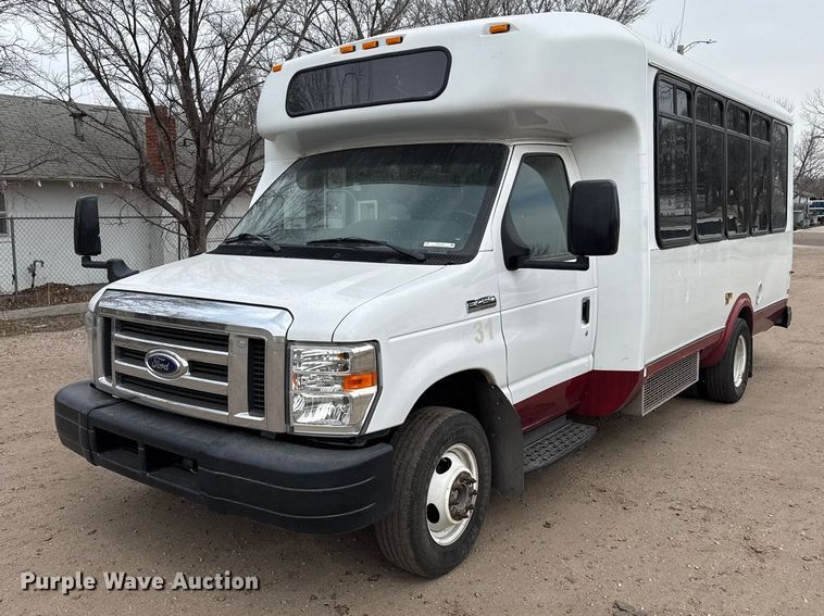 2016 Ford Aerotech E450 Super Duty shuttle bus - DZ5145