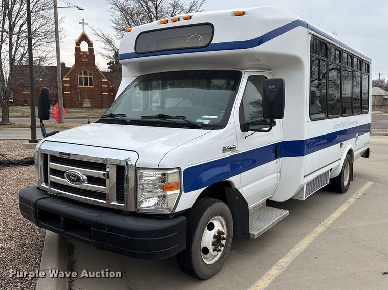 2010 Ford Eldorado Aerotech E450 Super Duty shuttle bus - DZ5148