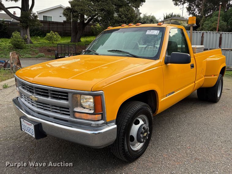 1999 Chevrolet C3500 pickup truck - EC8266