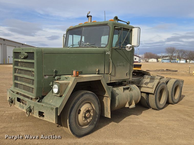 1983 AM General M915A1 semi truck - ES2934