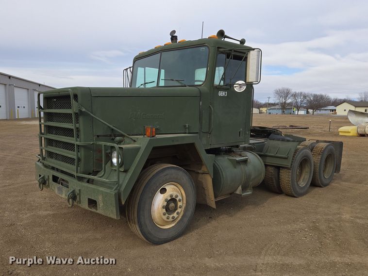 1983 AM General M915A1 semi truck - ES2935