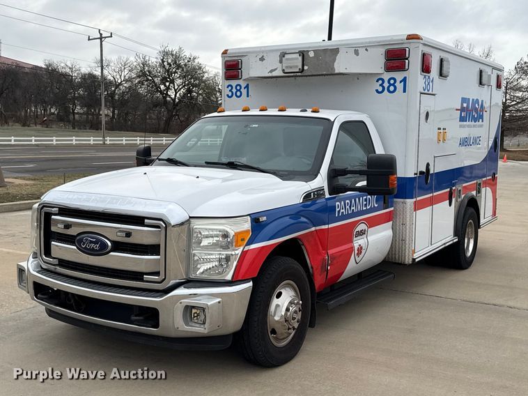 2016 Ford F350 Super Duty ambulance - ES5919