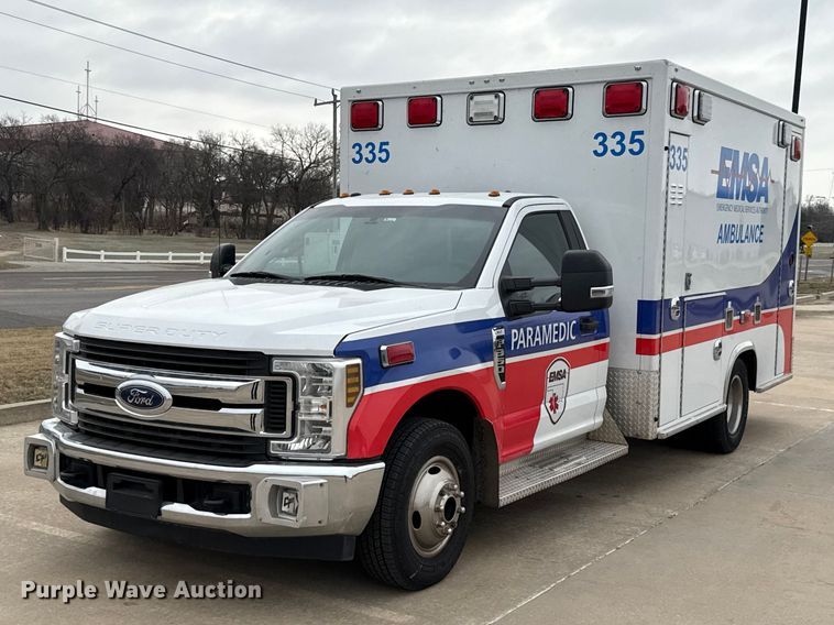 2019 Ford F350 Super Duty ambulance - ES5920