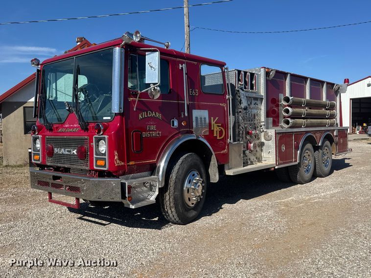1990 Mack MC690CS pumper fire truck - ET1577