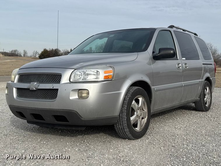 2008 Chevrolet Uplander handicap accessible van - ET1581