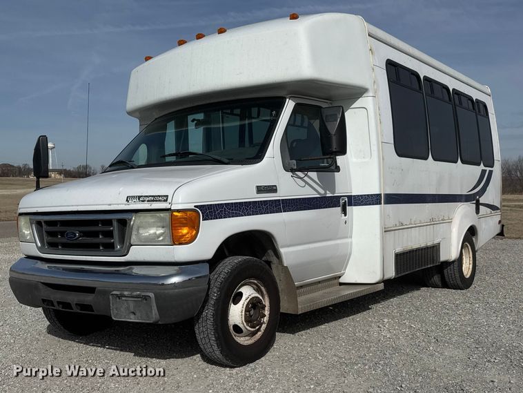 2007 Goshen Coach E450 Super Duty shuttle bus - ET1583