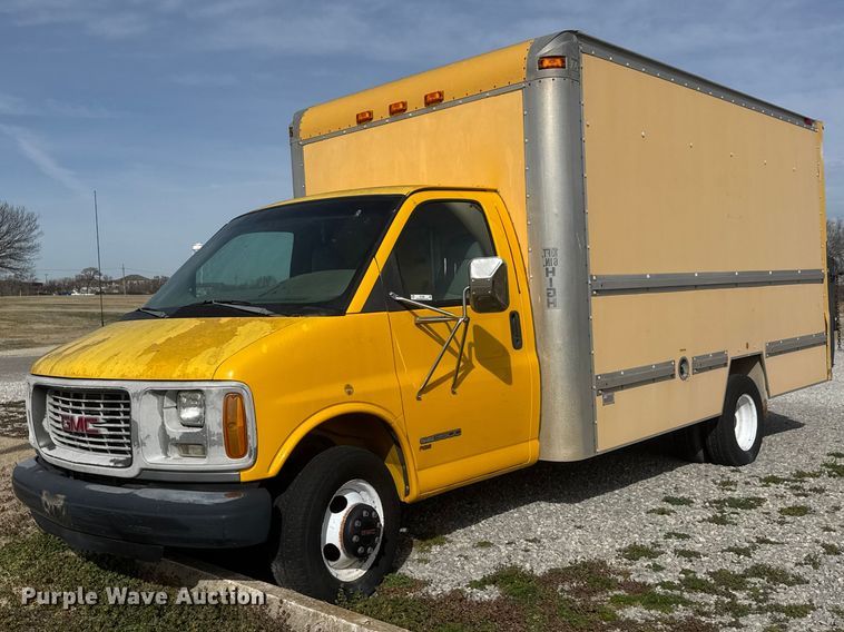 1999 GMC Savana 3500 box truck - ET1584