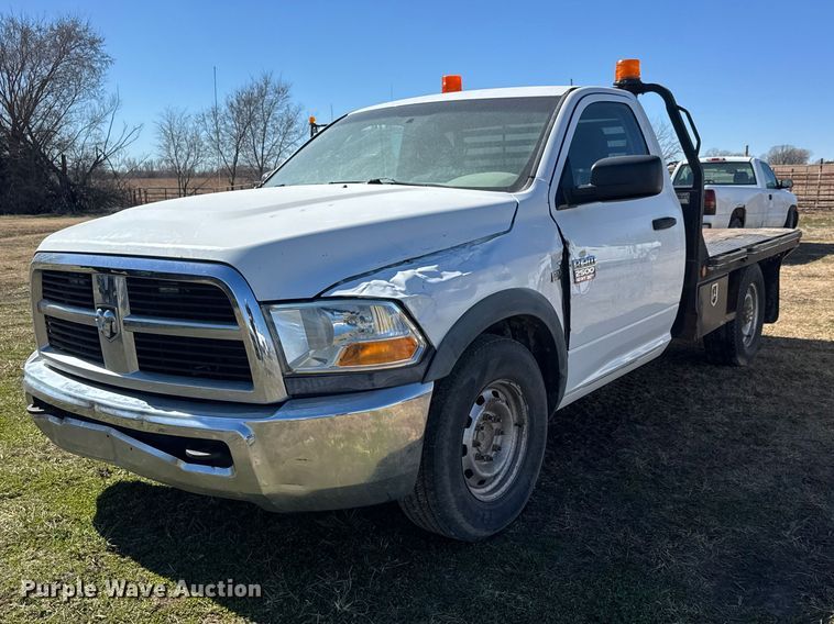 2010 RAM 2500 flatbed pickup truck - ET1598