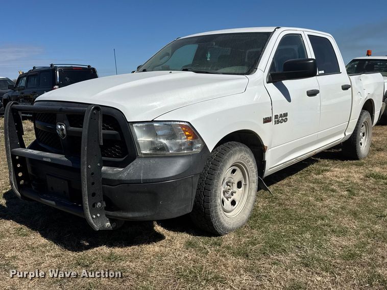 2013 RAM 1500 Crew Cab pickup truck - ET1604