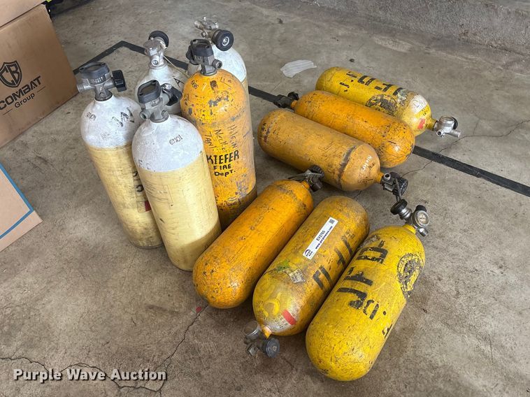 Approximately 11 oxygen tanks - EV2765