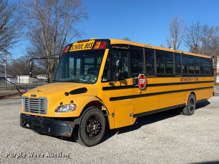 2008 Freightliner B2 school bus - FB3135