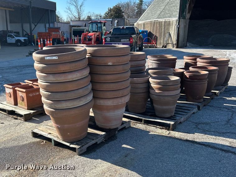 (107) plant pots - FC5090