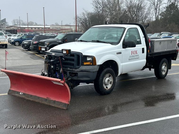 2006 Ford F250 Super Duty flatbed pickup truck - FC5120