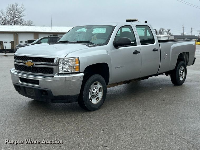 2013 Chevrolet Silverado 2500HD Crew Cab pickup truck - FC5128