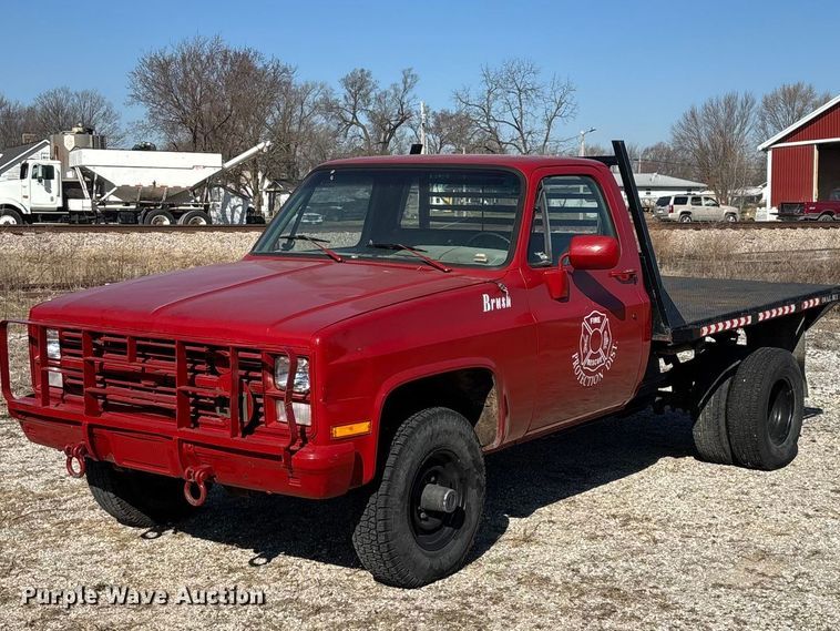 1985 Chevrolet CD-30903 flatbed pickup truck - FG0112